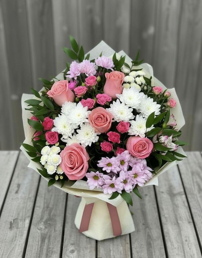 Букет цветов из: Альстромерии, Гвоздики, Розы и Хризантемы в Холодном