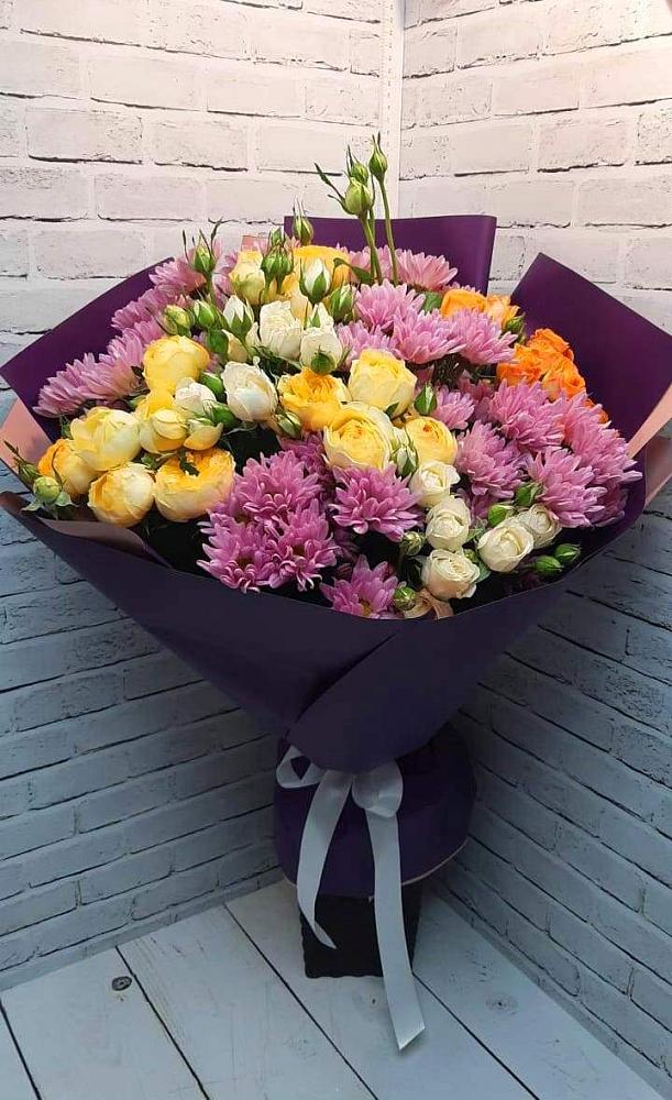 Букет цветов из: Хризантемы и Розы в Холодном