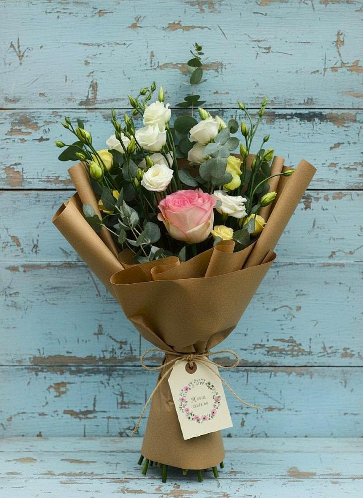 Букет цветов из: Розы и Лизиантусы в Холодном