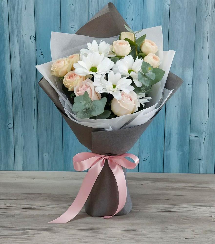 Букет цветов из: Хризантемы и Розы в Холодном