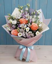 Букет цветов из:  Лизиантусы, Розы, Альстромерии и Гипсофила в Холодном