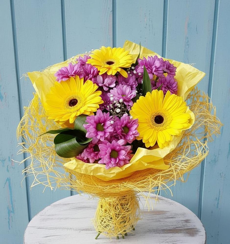 Букет цветов из: Хризантемы и Герберы в Холодном