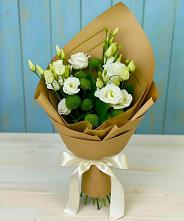 Букет цветов из:  Хризантемы и Лизиантусы в Холодном