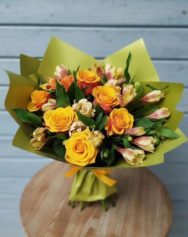 Букет цветов из: Альстромерии и Розы в Холодном