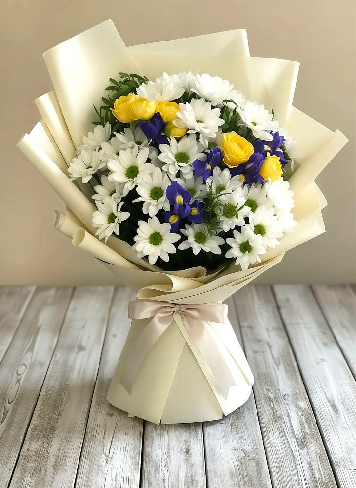 Букет цветов из: Ирисы, Хризантемы и Розы в Холодном