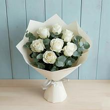 Букет Белые розы в Эвкалипте в Холодном